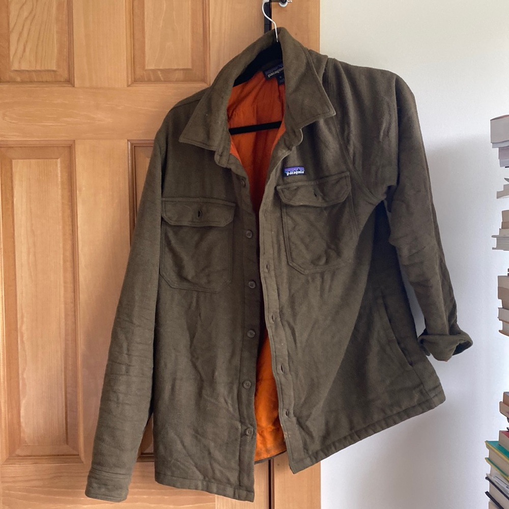 Patagonia insulated fjord flannel over shirt (army green, size Medium, used)